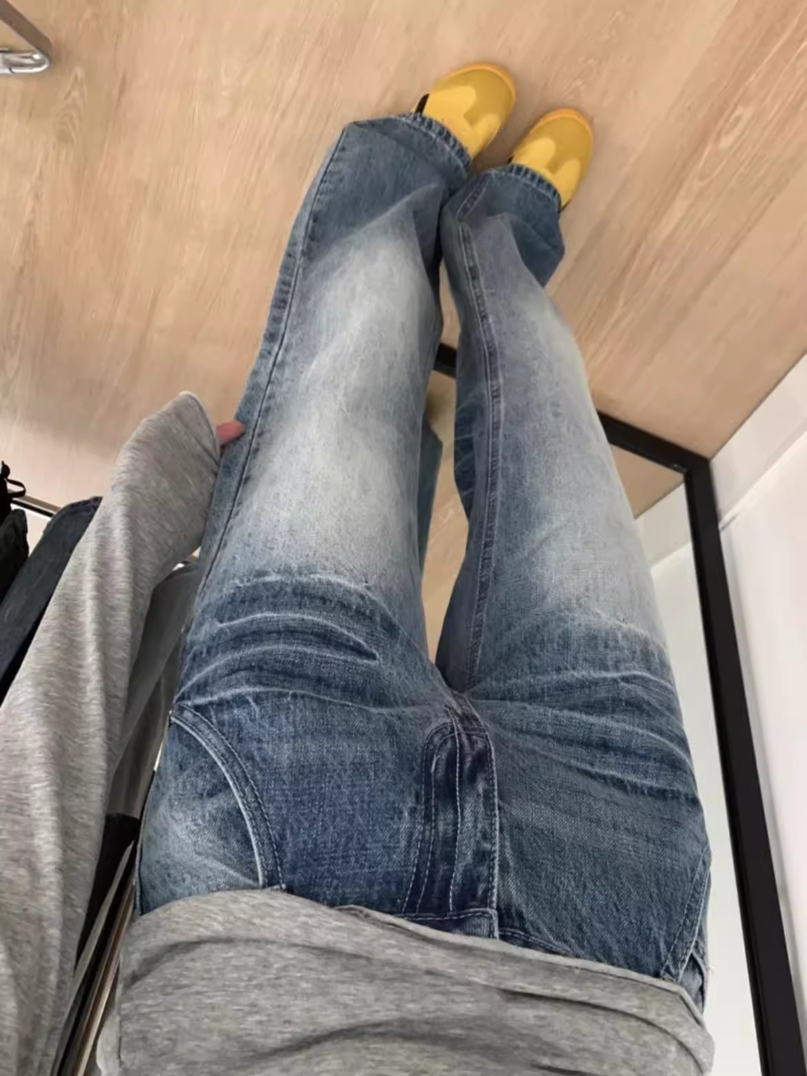 American Retro Light Blue Flared Jeans for Women High Waist Slimming Wide Leg Pants - Image 2