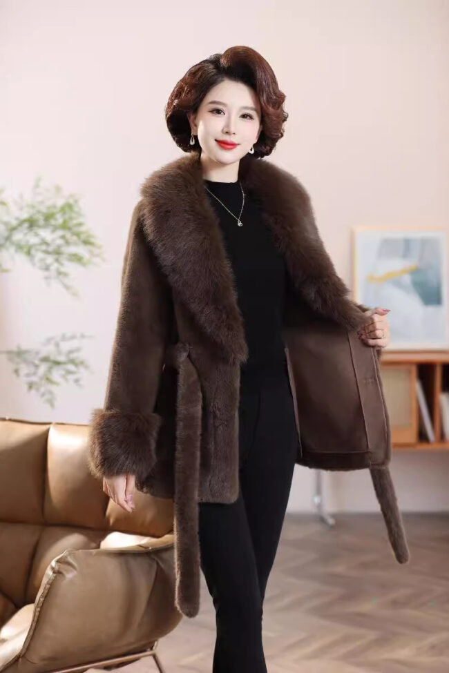 The Cecile Faux Fur Collar Jacket Detail – La Rose Couture Coats & Jackets