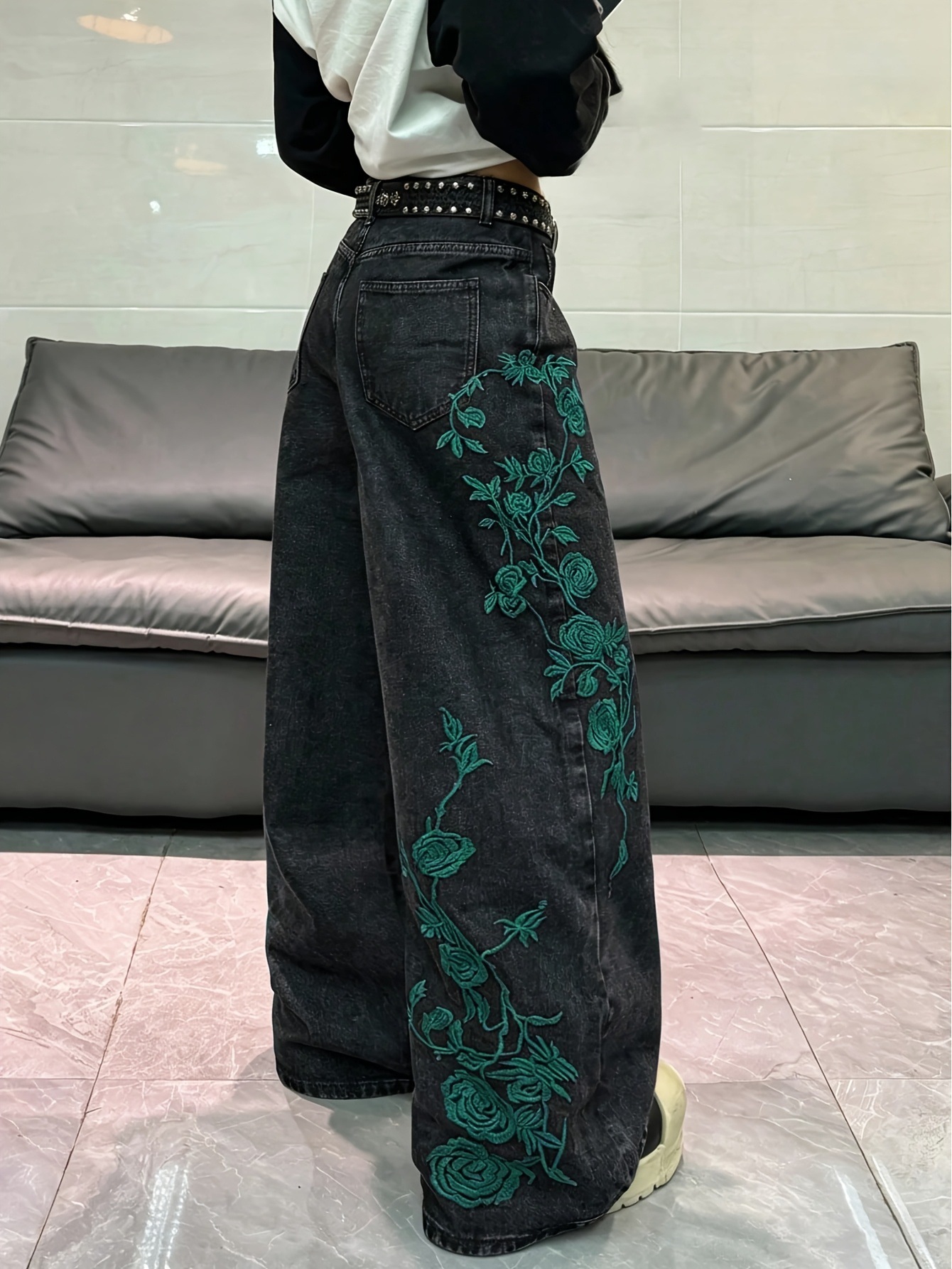 Embroidered Wide-Leg Denim Pants for Women - Image 3