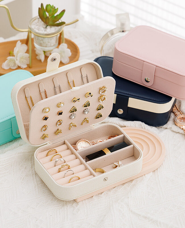 The Amandine Portable Leather Jewelry Organizer Box Detail – La Rose Couture Jewellery & Accessories