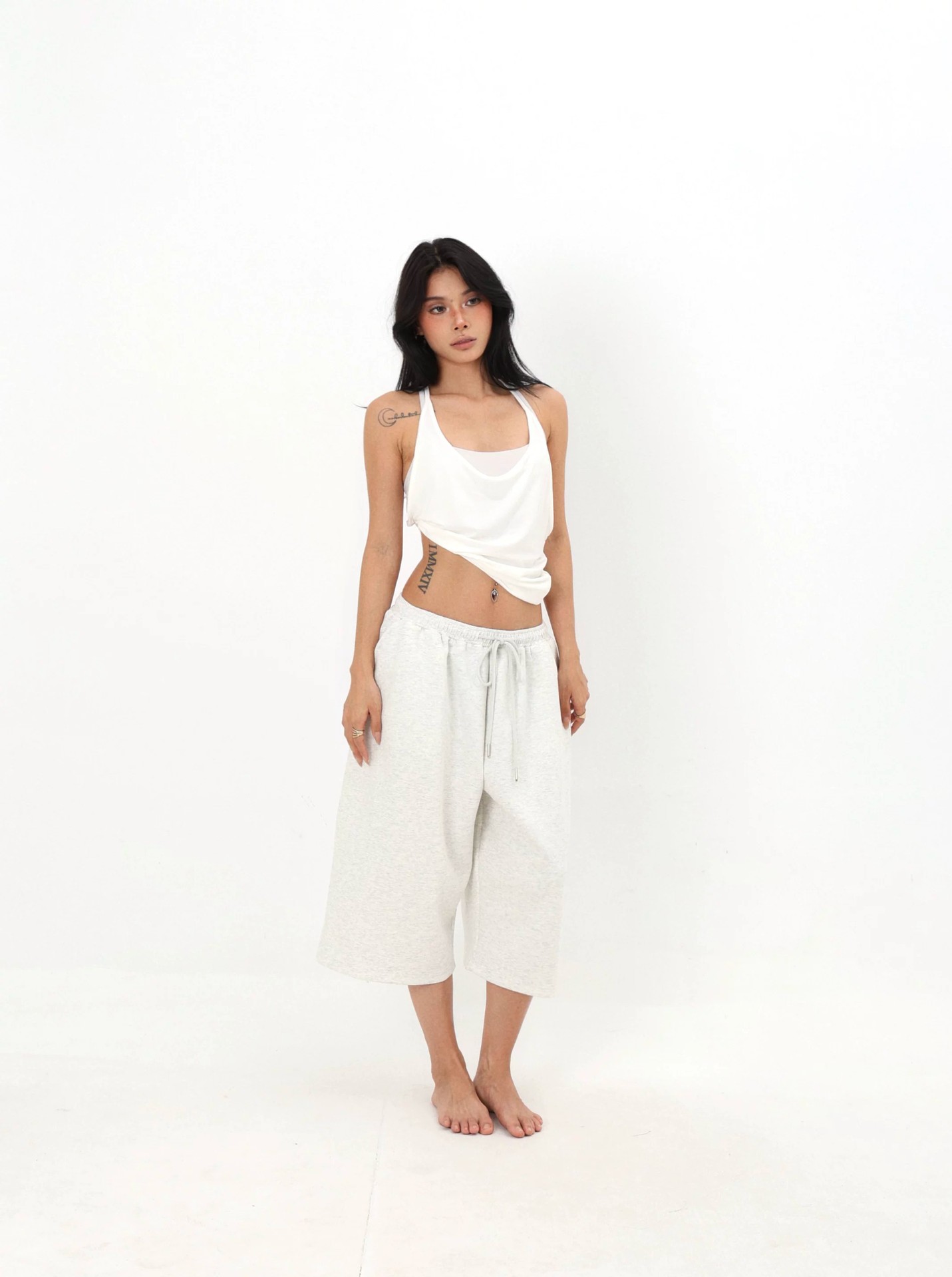 Womens Drawstring Cropped Sweatpants - Image 2