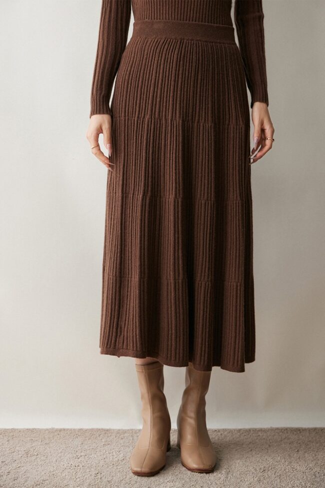 The Laurene Cashmere Knitted Skirt Detail – La Rose Couture Trousers & Skirts