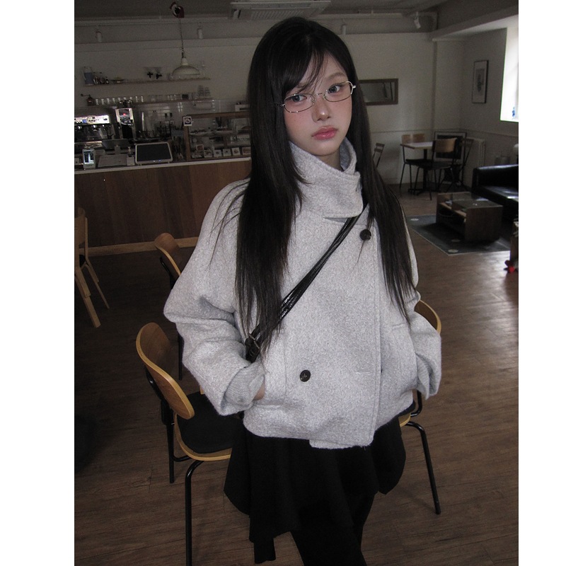 Women's Loose Quilted Jacket with Fluffy Trim - Image 4