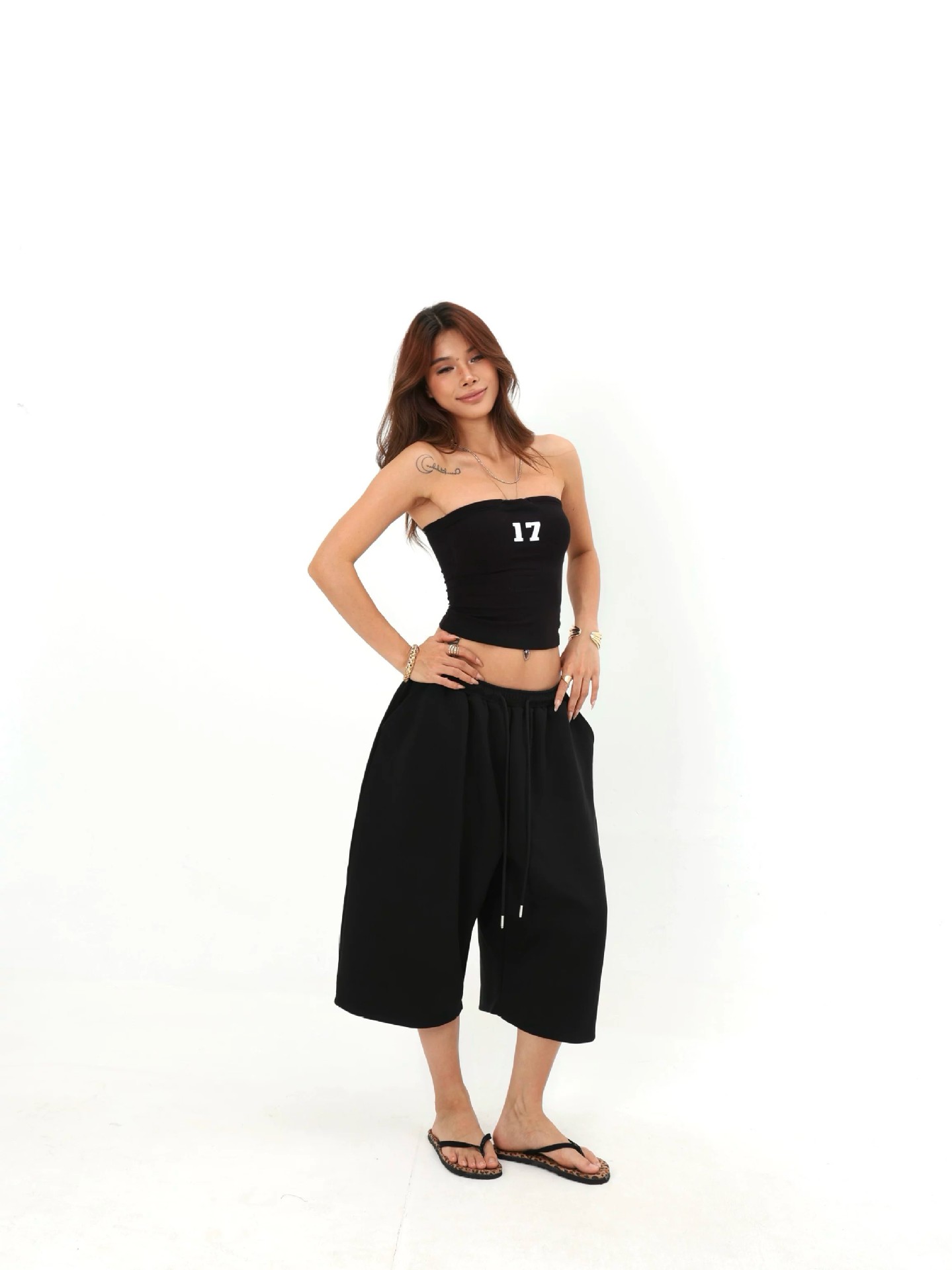 Womens Drawstring Cropped Sweatpants - Image 5