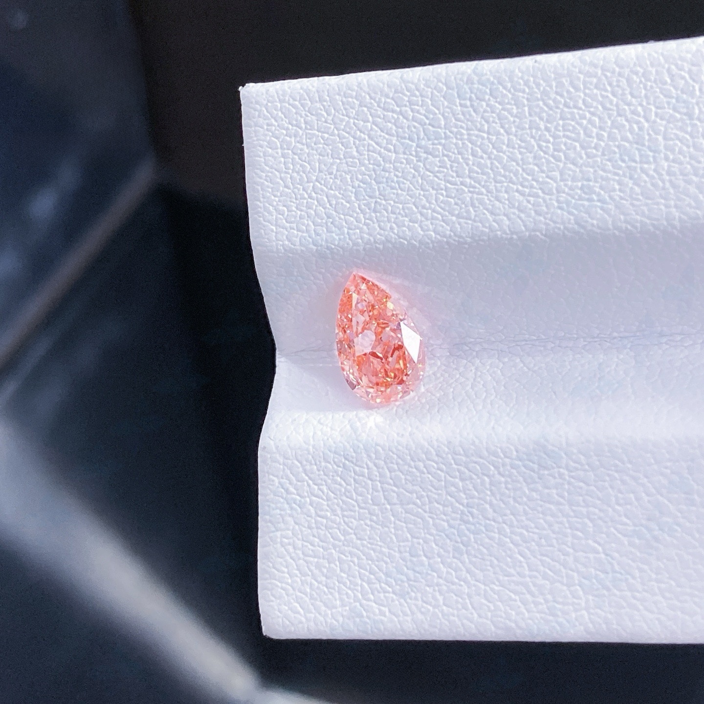 Pear-Shaped Pink Diamond with IGI Certification - Image 3
