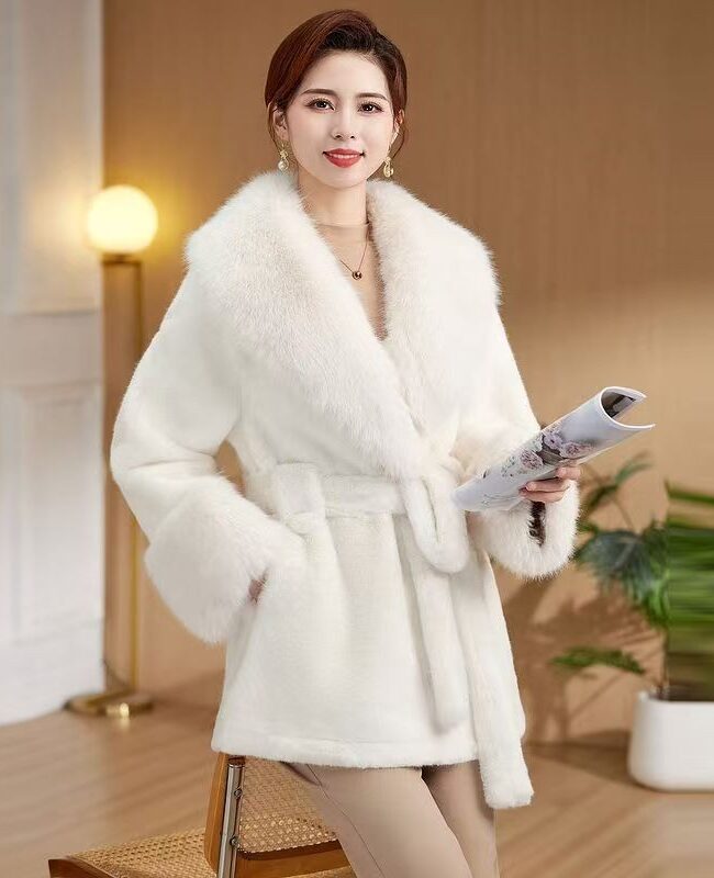 The Cecile Faux Fur Collar Jacket Detail – La Rose Couture Coats & Jackets