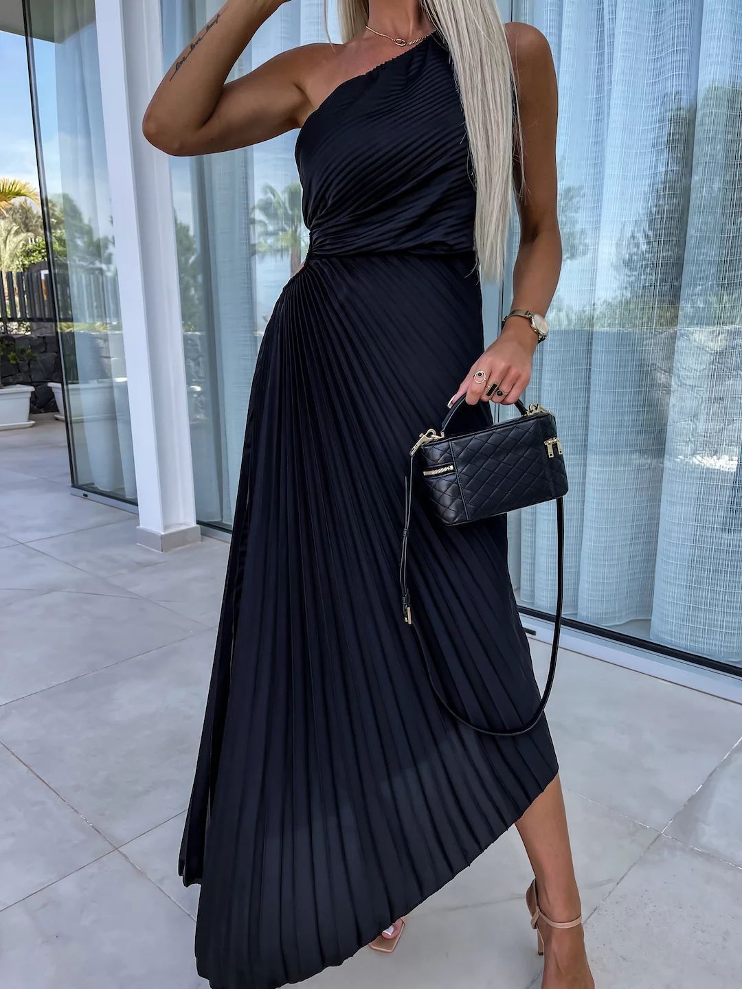 Elegant One-Shoulder Pleated Long Dress - Image 4