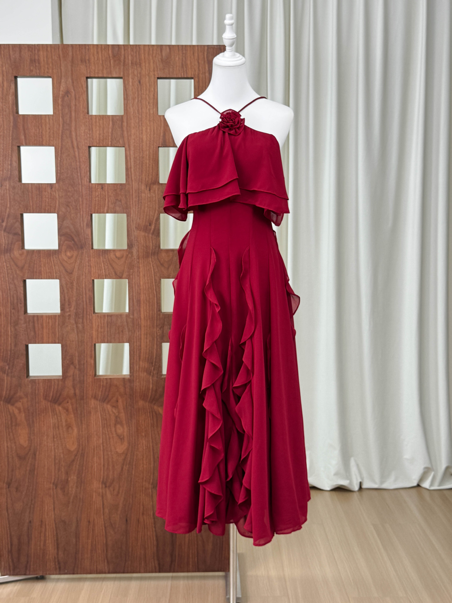 Elegant Off-Shoulder Ruffle Dress - Image 5