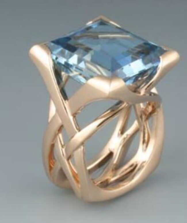 The Odette Gold Hollow Geometric Ring with Square Blue Zircon Inlay for Unisex Detail – La Rose Couture Jewellery & Accessories