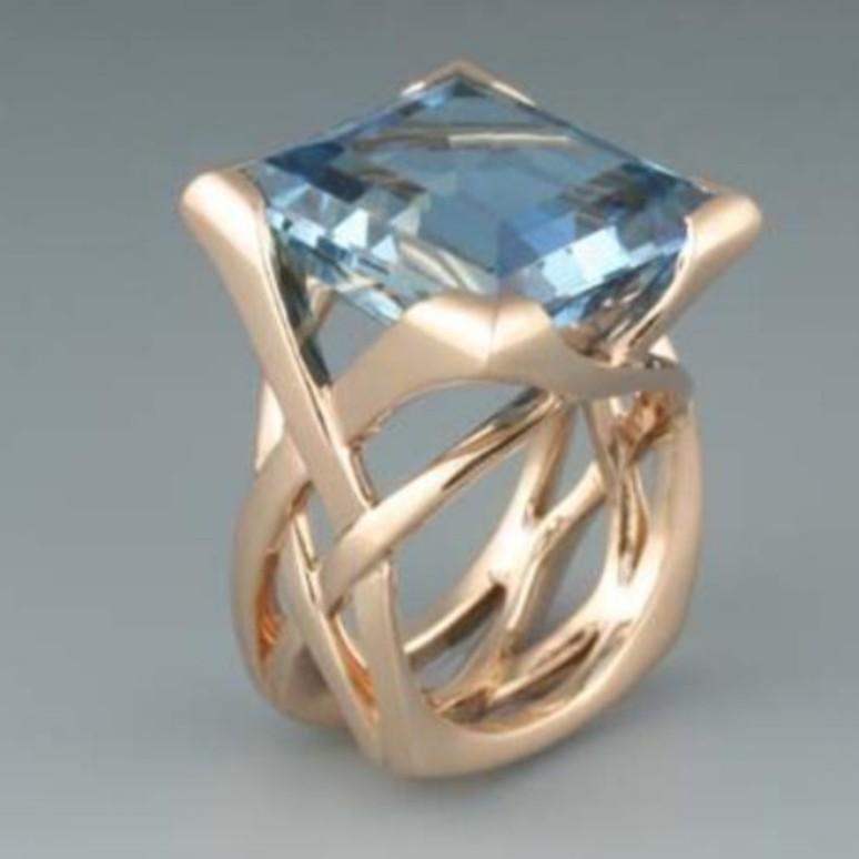 Gold Hollow Geometric Ring with Square Blue Zircon Inlay for Unisex - Image 5