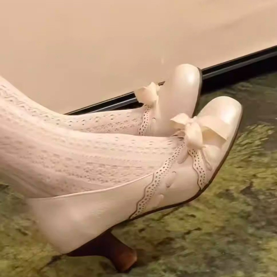 French Lace Bow Chunky Heel Pumps - Image 3