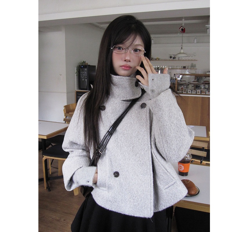 Women's Loose Quilted Jacket with Fluffy Trim - Image 3