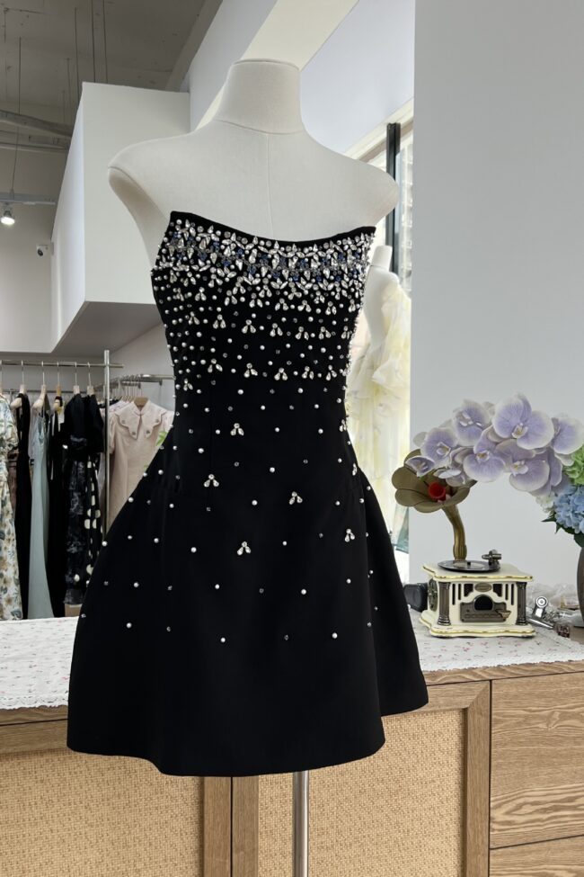 The Pauline Hand Sewn High End Hourglass Shaped Dress Without Shoulder Straps Detail – La Rose Couture Dresses & Gowns