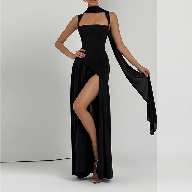 Elegant Backless Pleated Slit Dress - Image 2
