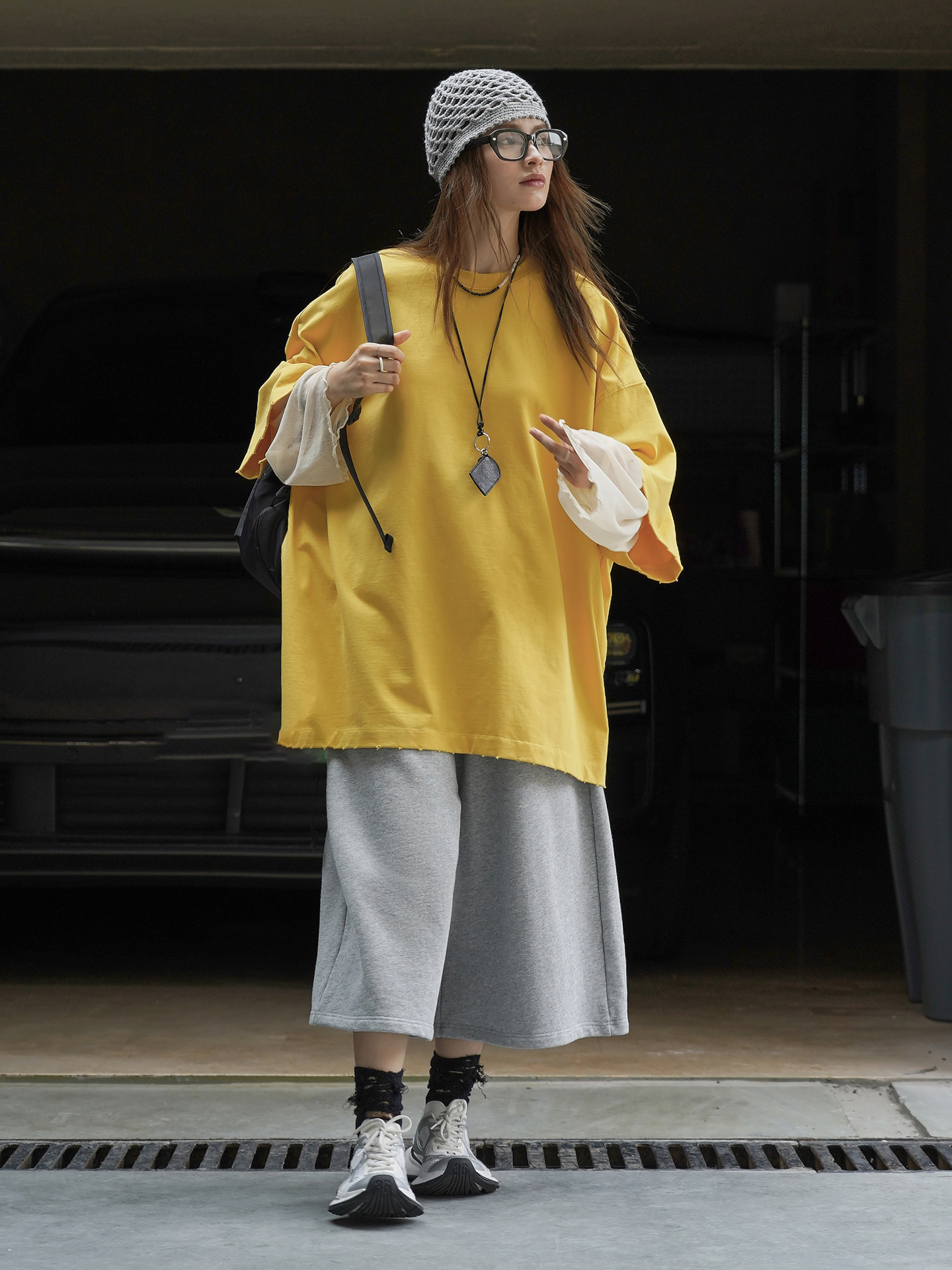 Knitted Cropped Pants Loose Fit Elastic Waist Casual Pants - Image 4