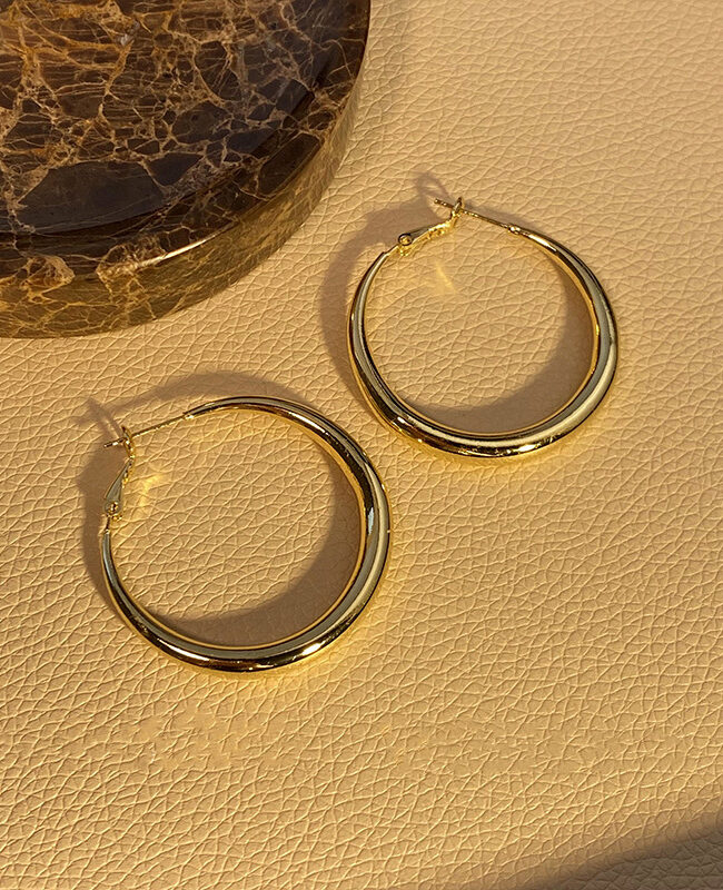 The Adele Big Ear Ring Earrings Detail – La Rose Couture Jewellery & Accessories