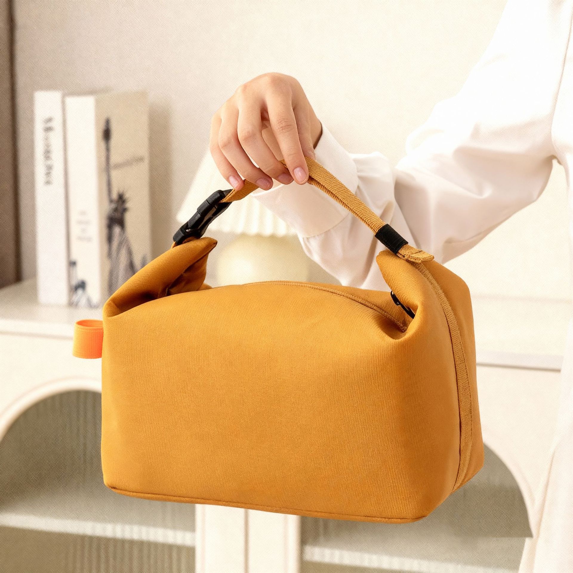 Simple Portable Insulated Lunch Bag Large Capacity Leakproof Thermal Lunch Tote - Image 4