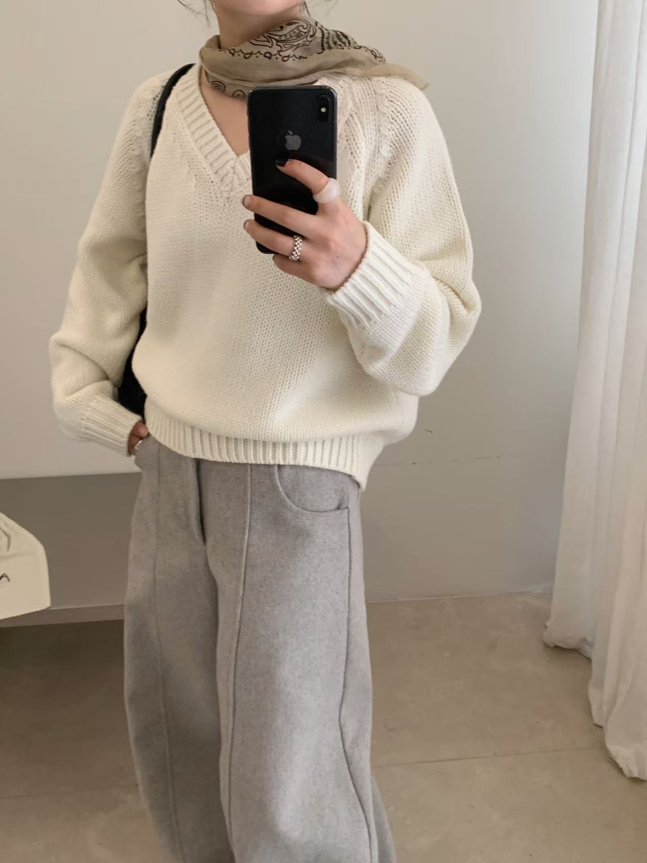 Women's Vintage Twist V-Neck Knit Sweater - Image 3
