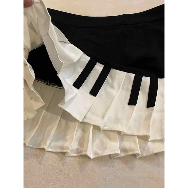 Vintage Piano Print Pleated Skirt - Image 4