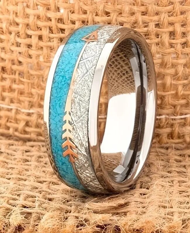 The Angele Unisex Silver Stainless Steel Ring with Gold Arrow Detail Detail – La Rose Couture Jewellery & Accessories