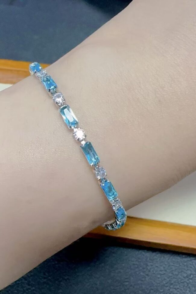 The Helene Light Blue Bracelet Niche Color Matching Couple Jewelry Detail – La Rose Couture Jewellery & Accessories