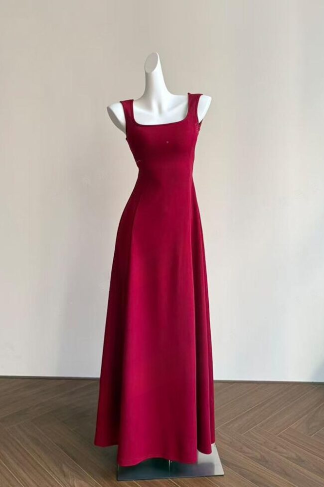 The Cassandre Square Neck Strap Dress Slim Fit a Line Long Detail – La Rose Couture Dresses & Gowns