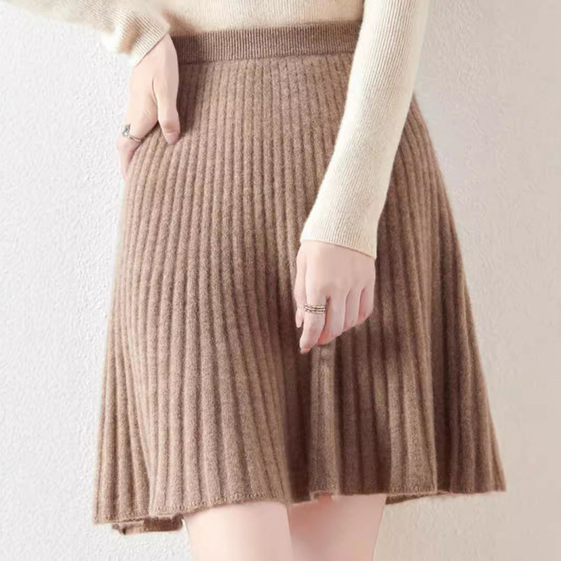 Women's woolen dress - Image 3
