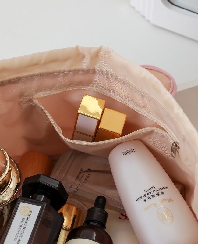 The Melanie Drawstring Makeup Cosmetic Storage Bag Detail – La Rose Couture Handbags & Clutches