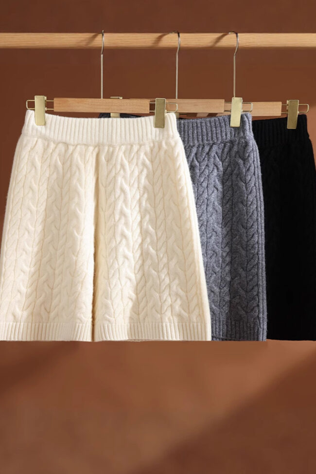 The Renee Pure Wool Knitted Twisted Thick Short Pants – La Rose Couture Trousers & Skirts