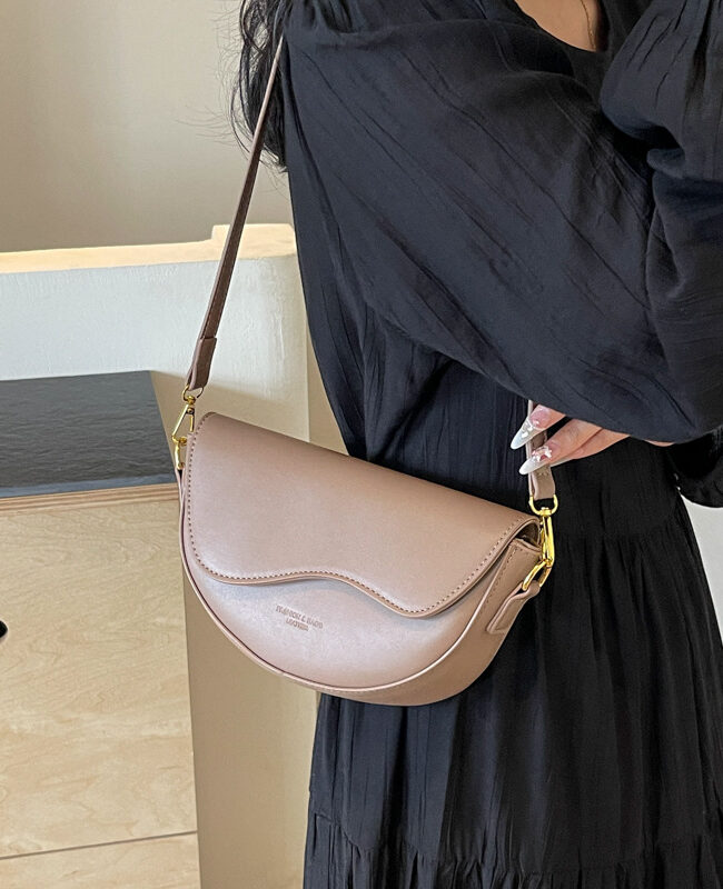 The Leonie Shoulder Crossbody Saddle Bag Detail – La Rose Couture Handbags & Clutches