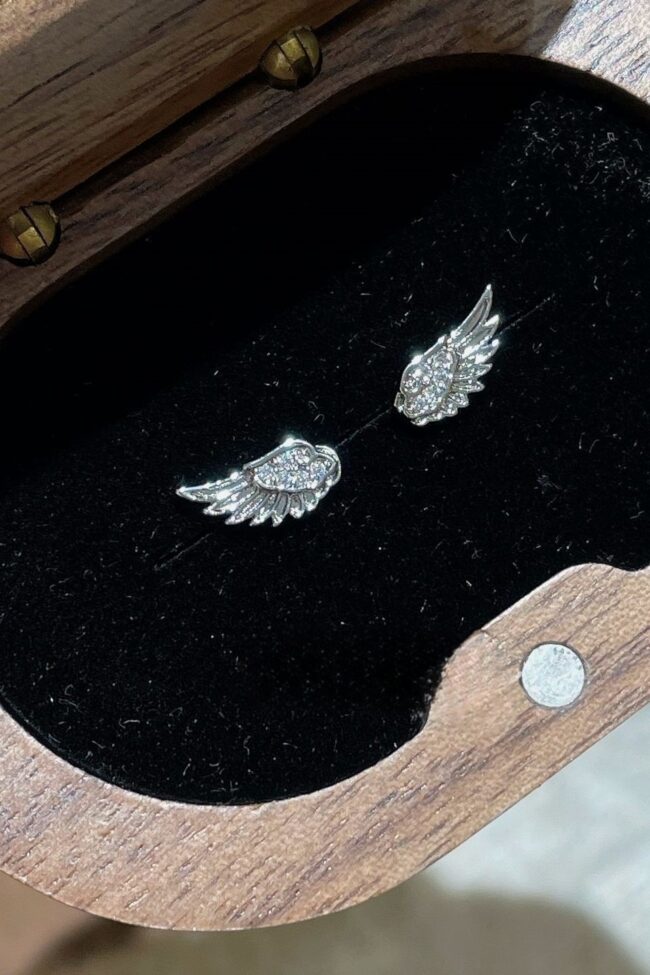 The Gisele Titanium Steel Wing Earrings Detail – La Rose Couture Jewellery & Accessories