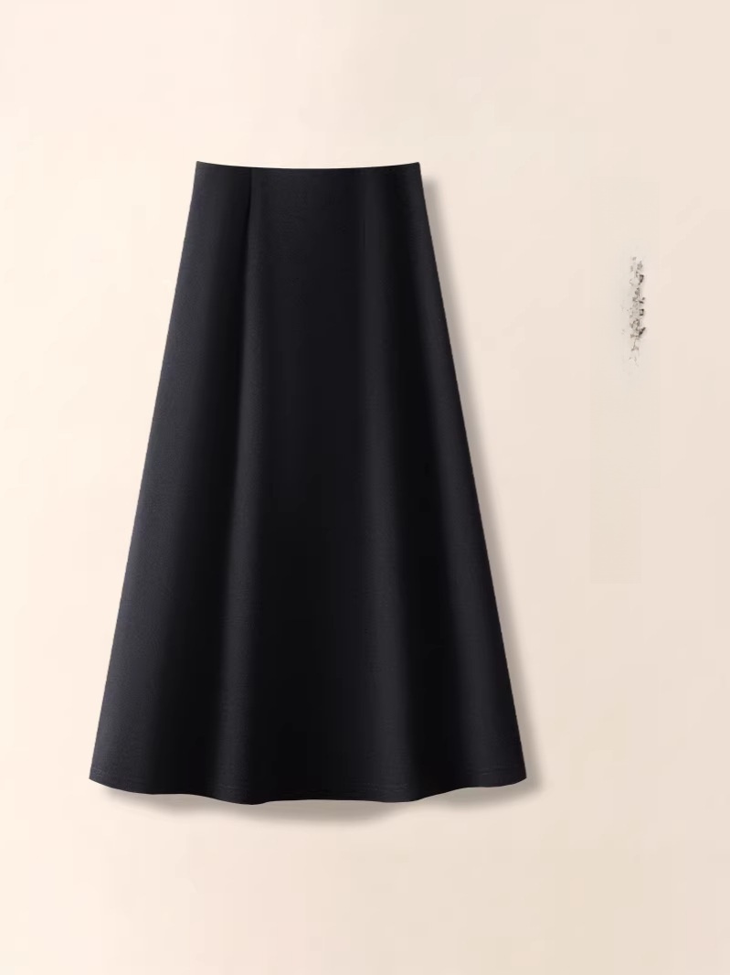 Women's Cashmere Skirt - Image 4