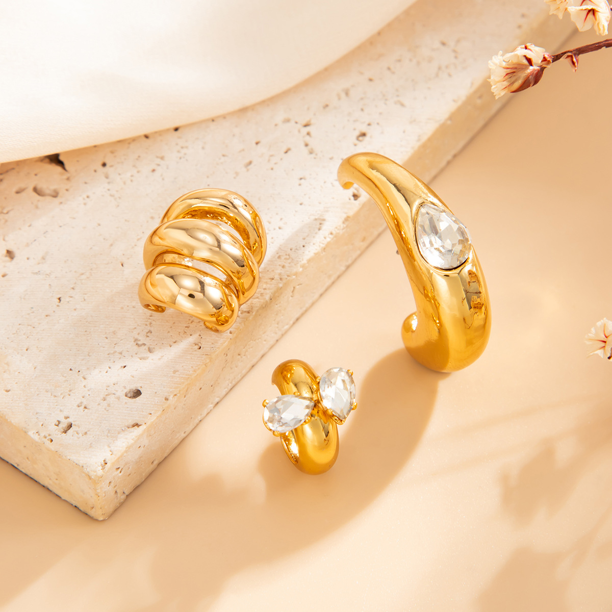 Metal polished waterdrop earrings for women - Image 5