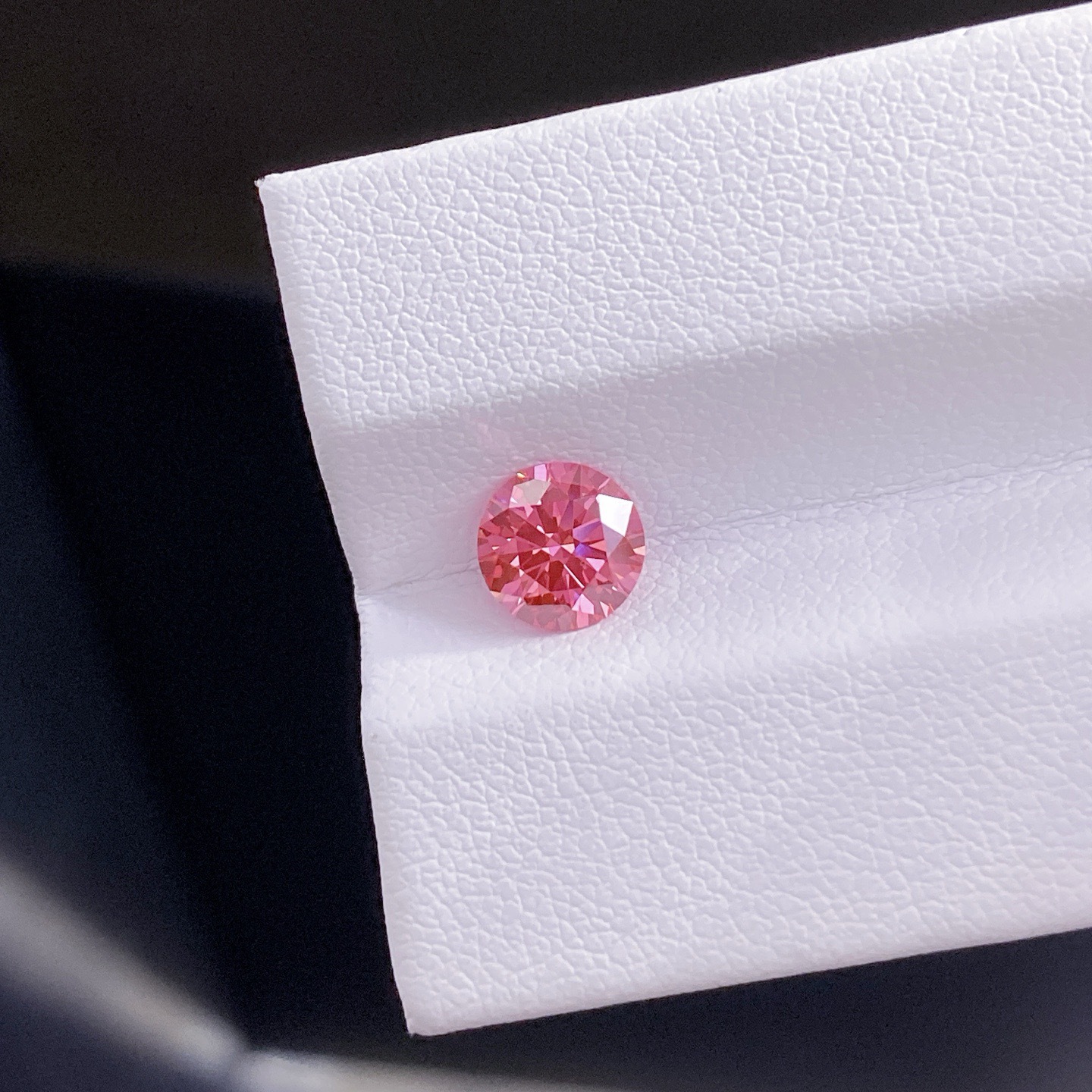 Round Pink Loose Diamonds - Image 2