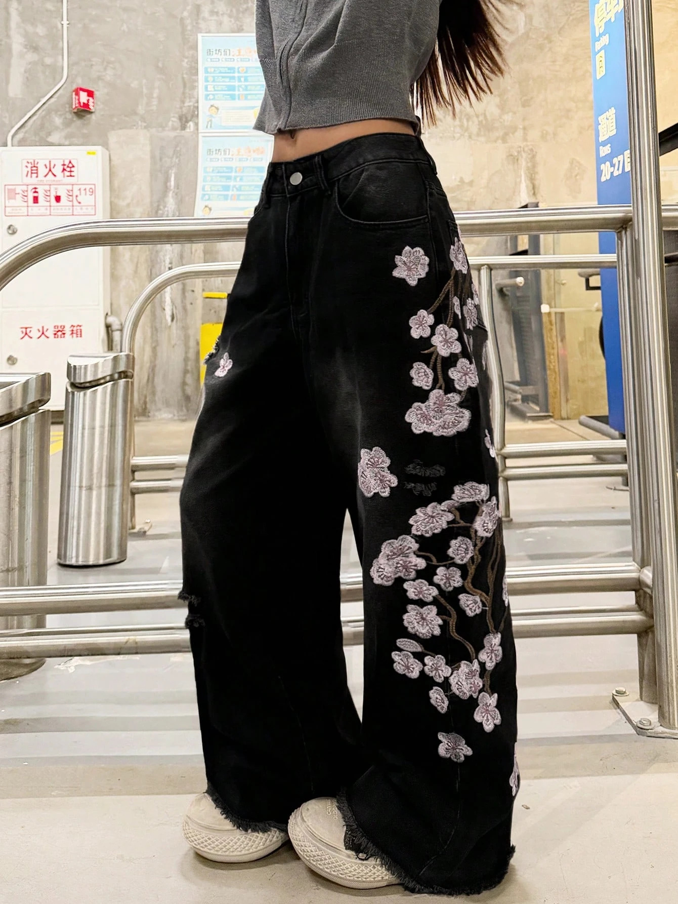 Floral Embroidered Wide Leg Pants - Image 3