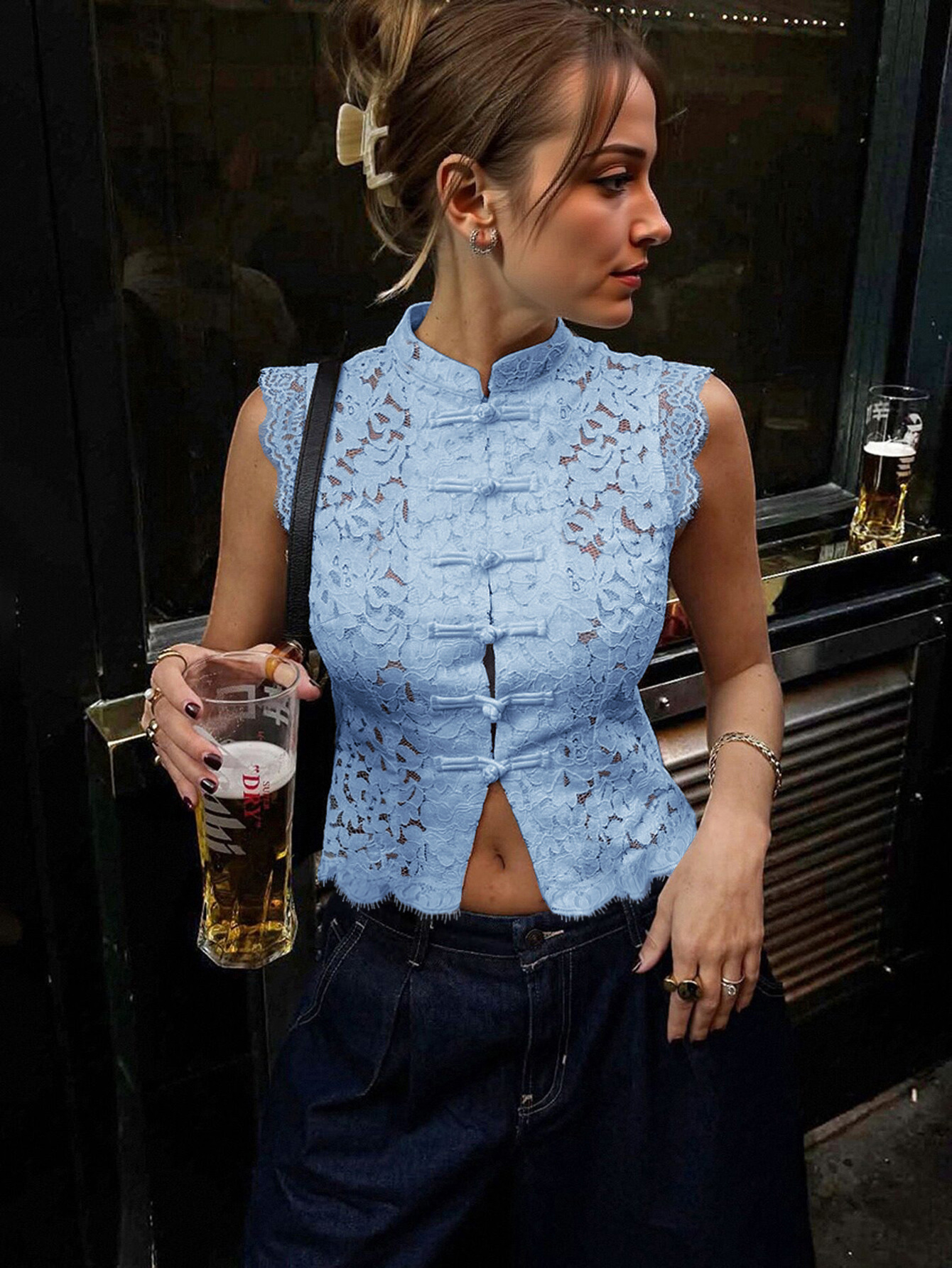 Women‘s Solid Color Lace Hollow-Out Slim Fit Sleeveless Shirt - Image 3
