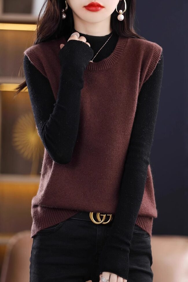 The Sylvie Knitted Sleeveless Jacket Detail – La Rose Couture Coats & Jackets