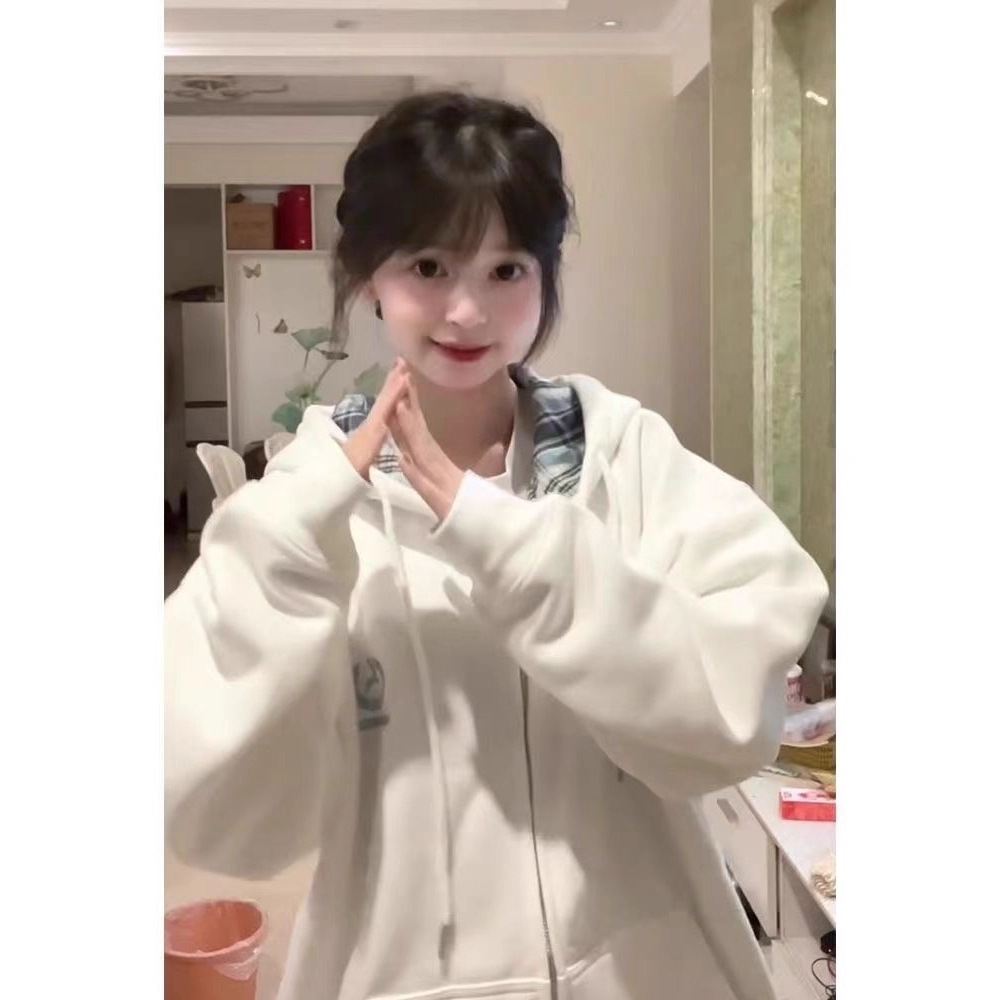 Lady's embroidered zipper hooded jacket - Image 5