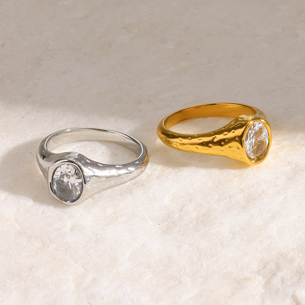 18K Gold Plated Stainless Steel Ring with Zircon Minimalist Hammered Design - Image 2