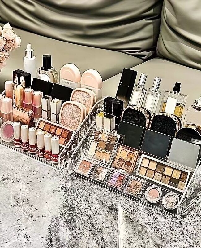 The Berenice Eyeshadow Palette Storage Box Detail – La Rose Couture Handbags & Clutches