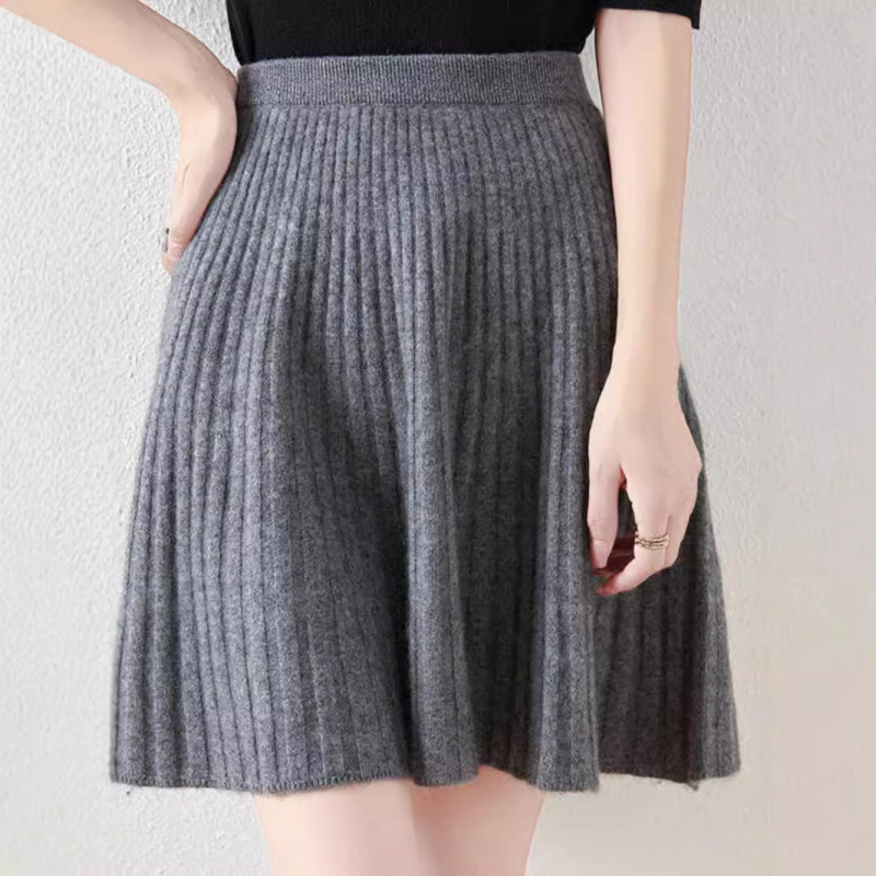 Women's woolen dress - Image 4