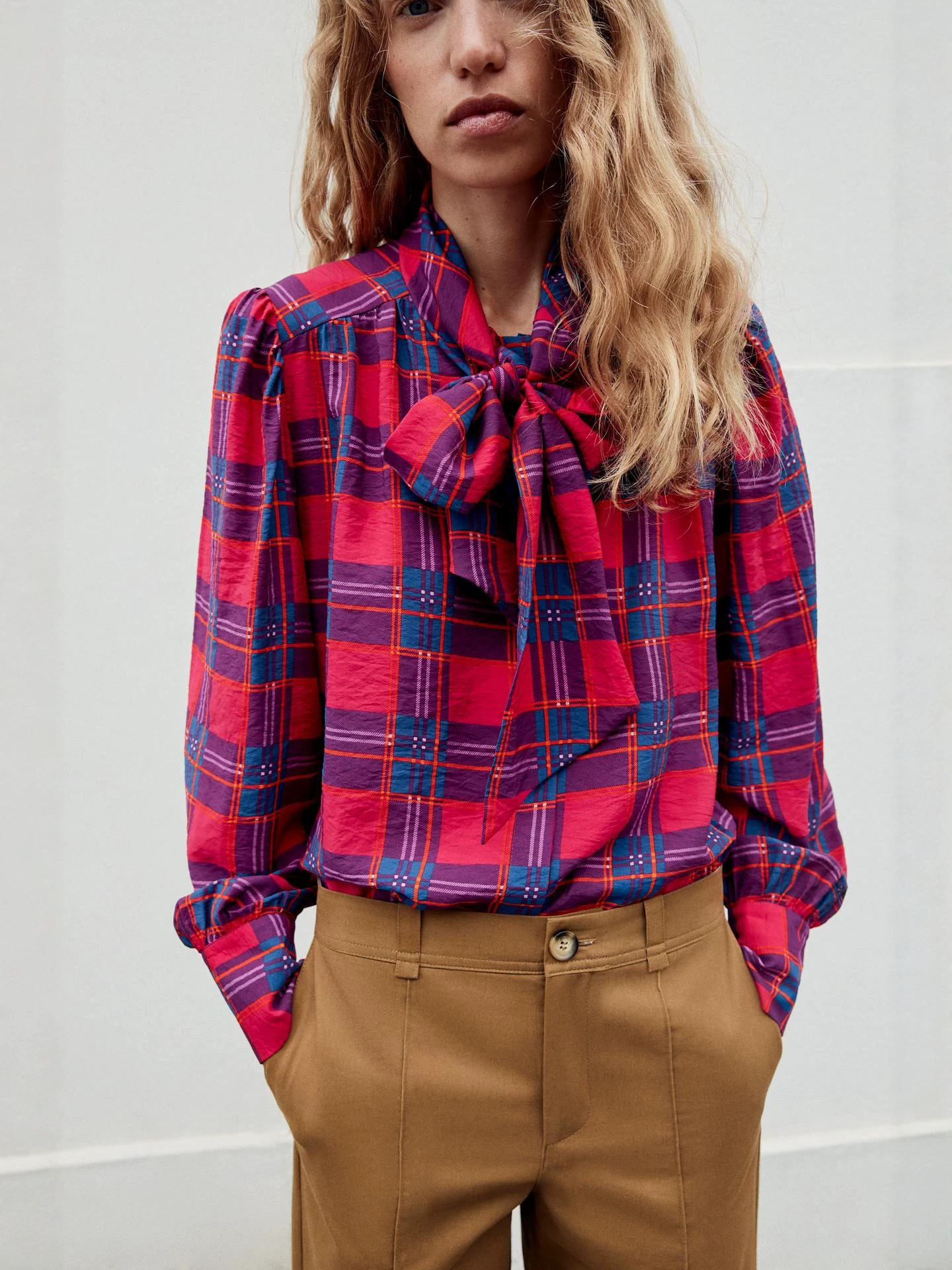 Womens Plaid Bow Tie Shirt - Image 4