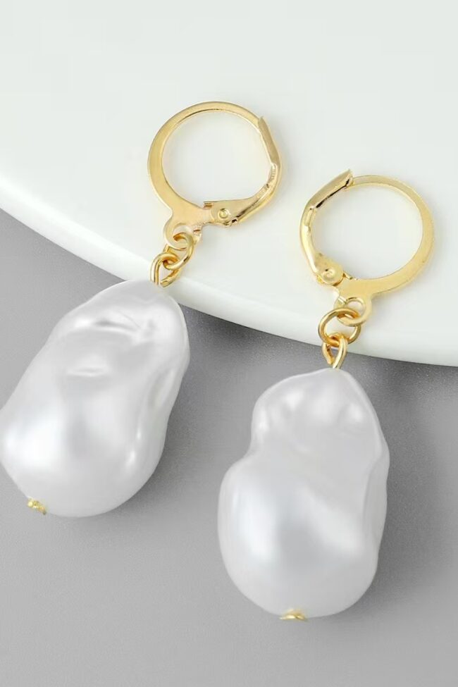 Irregular Baroque Pearl Earrings Detail – La Rose Couture Jewellery & Accessories
