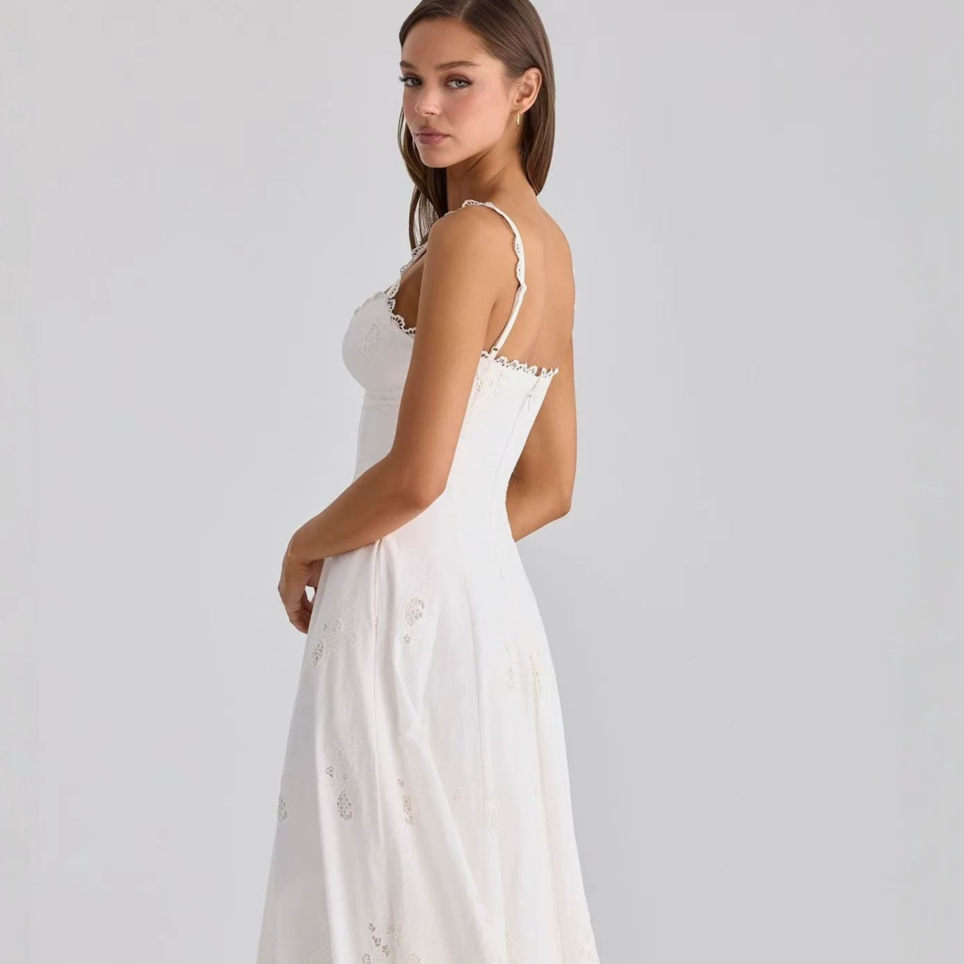 Women's embroidered dress - Image 2