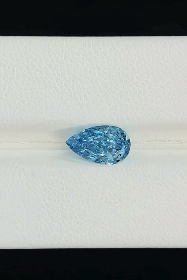 The Odette Pear Shaped Colored Diamond Blue Ring Detail – La Rose Couture Jewellery & Accessories