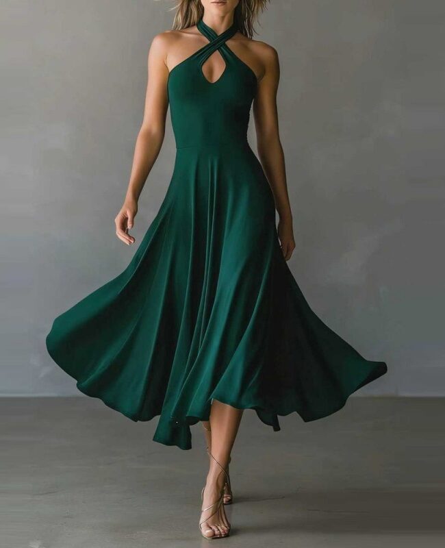 The Therese Retro Halter Neck Keyhole Back Long Dress – La Rose Couture Dresses & Gowns