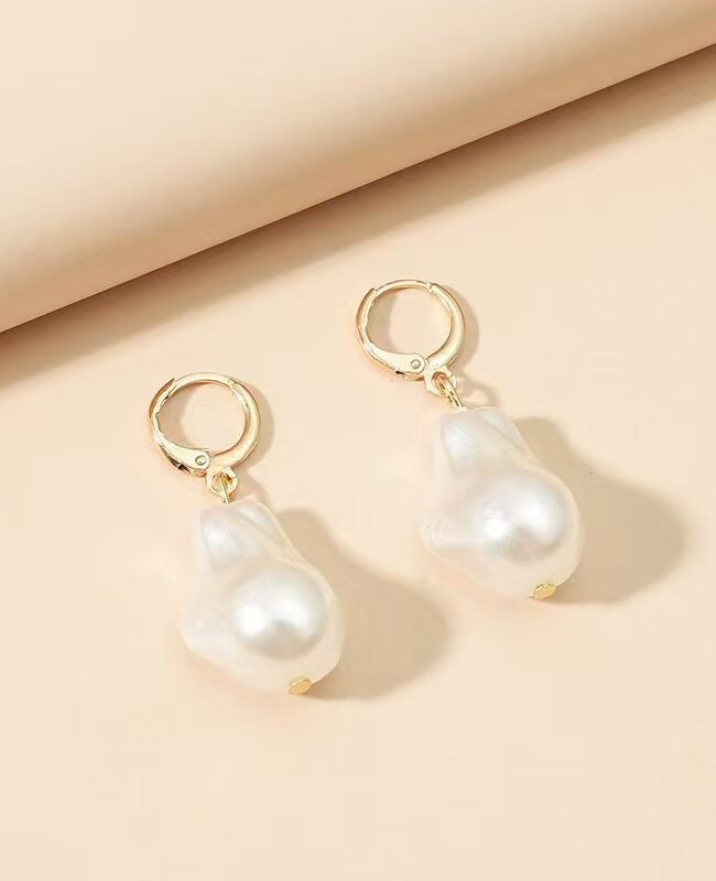 The Laure Irregular Baroque Pearl Earrings Detail – La Rose Couture Jewellery & Accessories