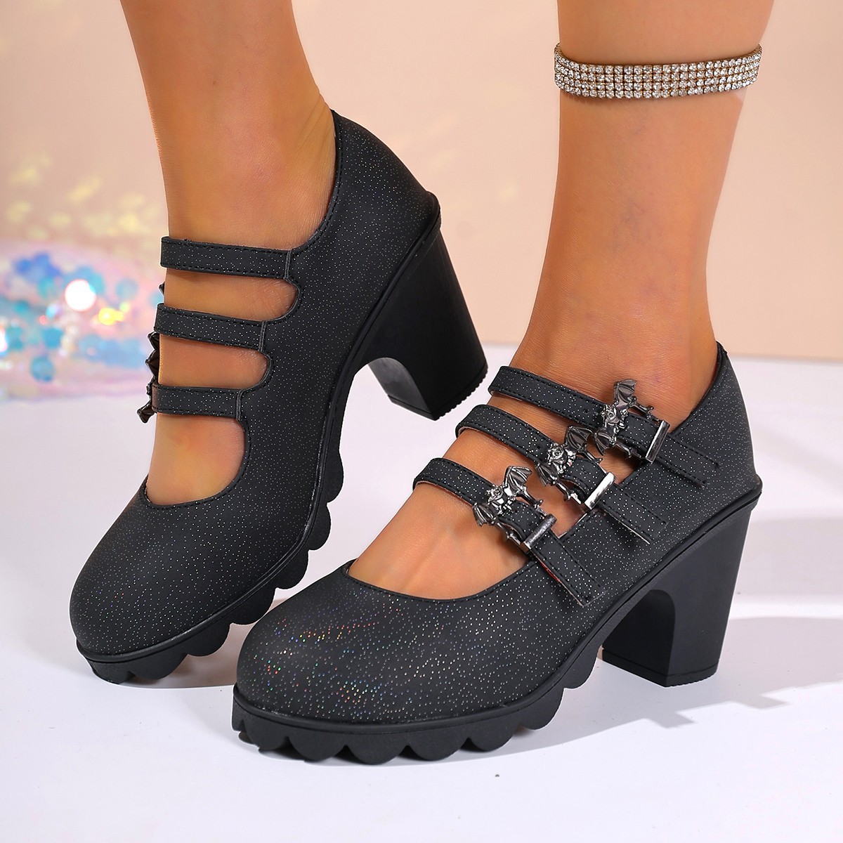 Thick-soled square-toe flat-top strap-covered high-heeled sandals