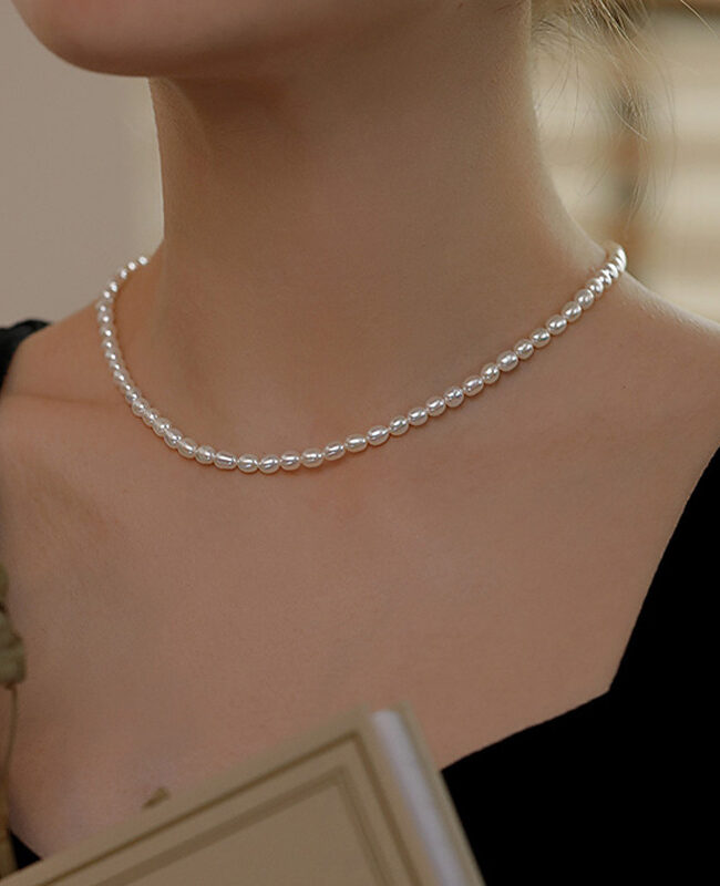 The Capucine Stainless Steel Imitation Pearl Necklace Gold U Shaped Pendant Jewelry Detail – La Rose Couture Jewellery & Accessories