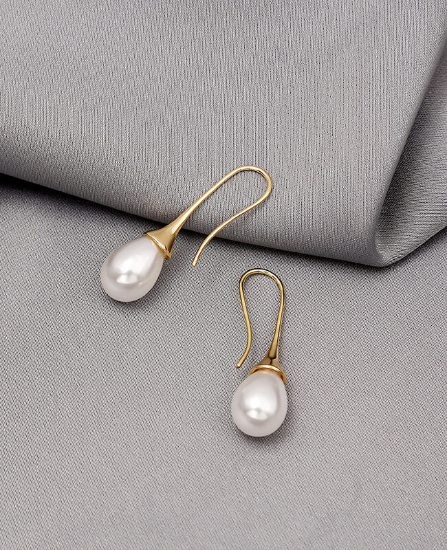 The Juliette Vintage Water Drop Pearl Earrings for Classic Jewelry Detail – La Rose Couture Jewellery & Accessories